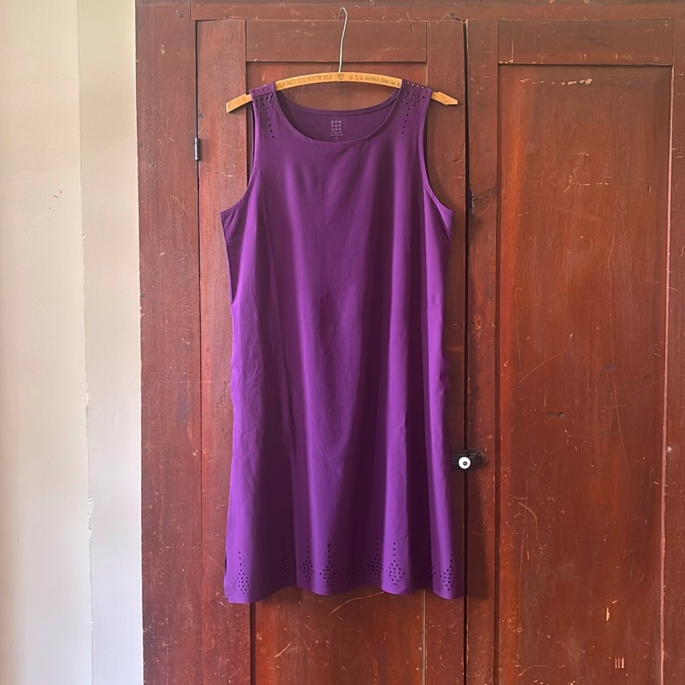 Title Nine unconventional dress mini sleeveless shift wine small athleisure